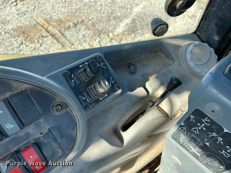 image for item OM9860 2007 Volvo  BL70 backhoe