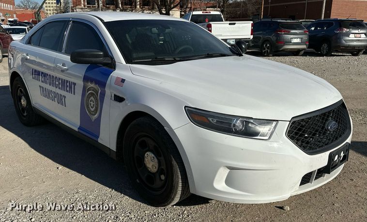 image for item OM9869 2017 Ford  Taurus Police Interceptor 