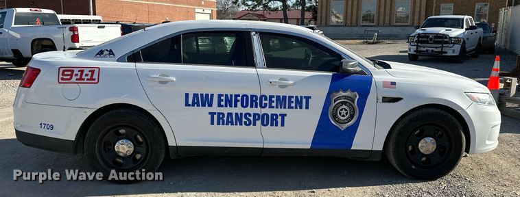 image for item OM9869 2017 Ford  Taurus Police Interceptor 