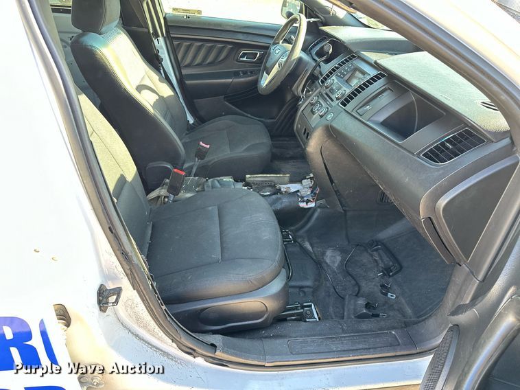 image for item OM9869 2017 Ford  Taurus Police Interceptor 