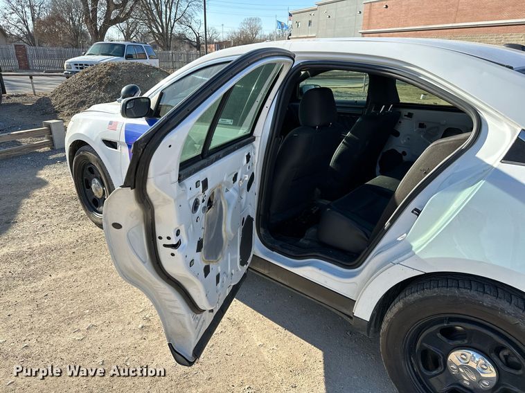 image for item OM9869 2017 Ford  Taurus Police Interceptor 