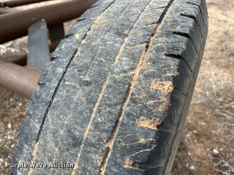 image for item DG4253 Hay bale trailer