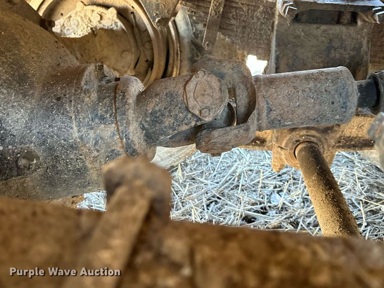 image for item DJ6237 2000 International  4700  grain truck