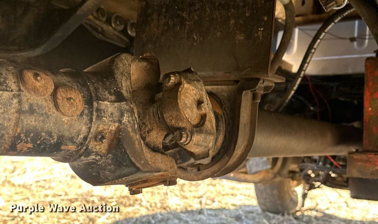 image for item DJ6237 2000 International  4700  grain truck