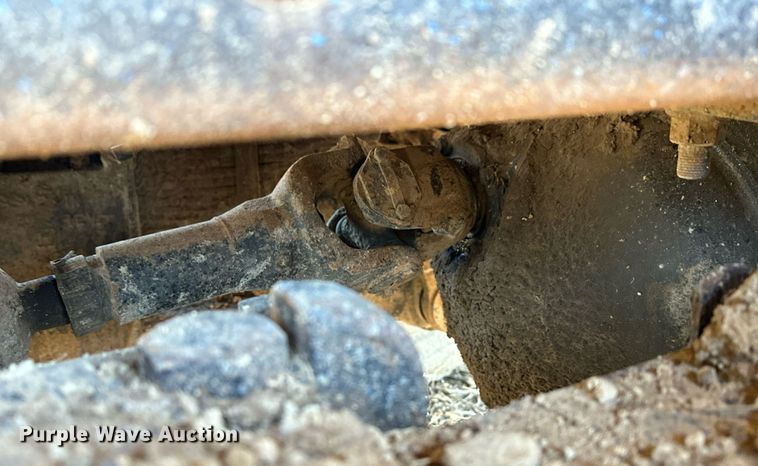 image for item DJ6237 2000 International  4700  grain truck