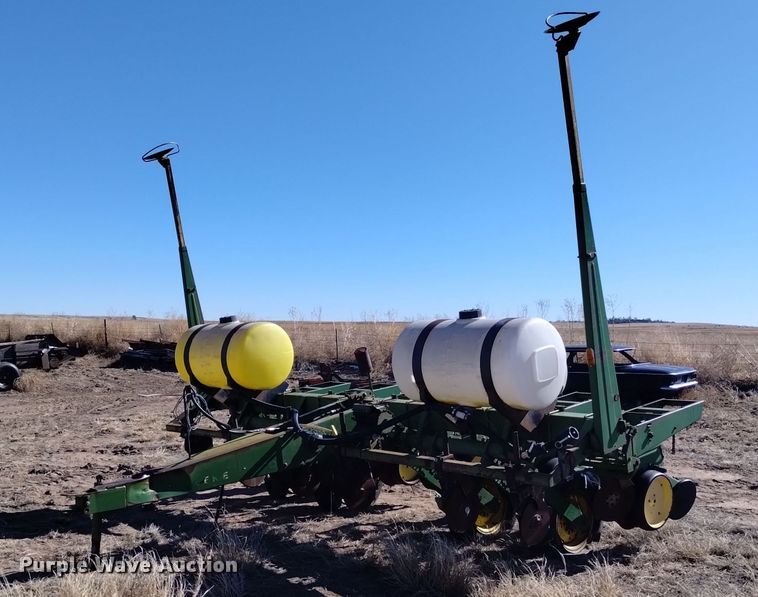 image for item DJ7047 John Deere  7000 planter