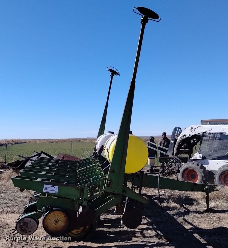 image for item DJ7047 John Deere  7000 planter