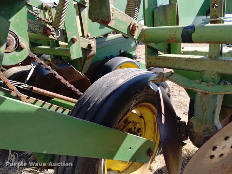 image for item DJ7047 John Deere  7000 planter