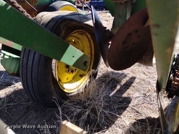 image for item DJ7047 John Deere  7000 planter