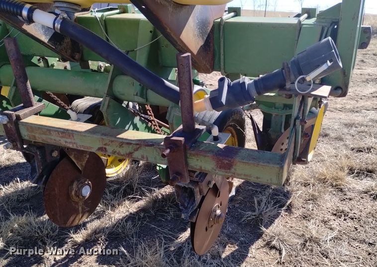 image for item DJ7047 John Deere  7000 planter