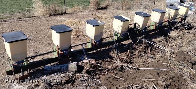 image for item DJ7047 John Deere  7000 planter