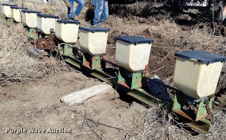 image for item DJ7047 John Deere  7000 planter