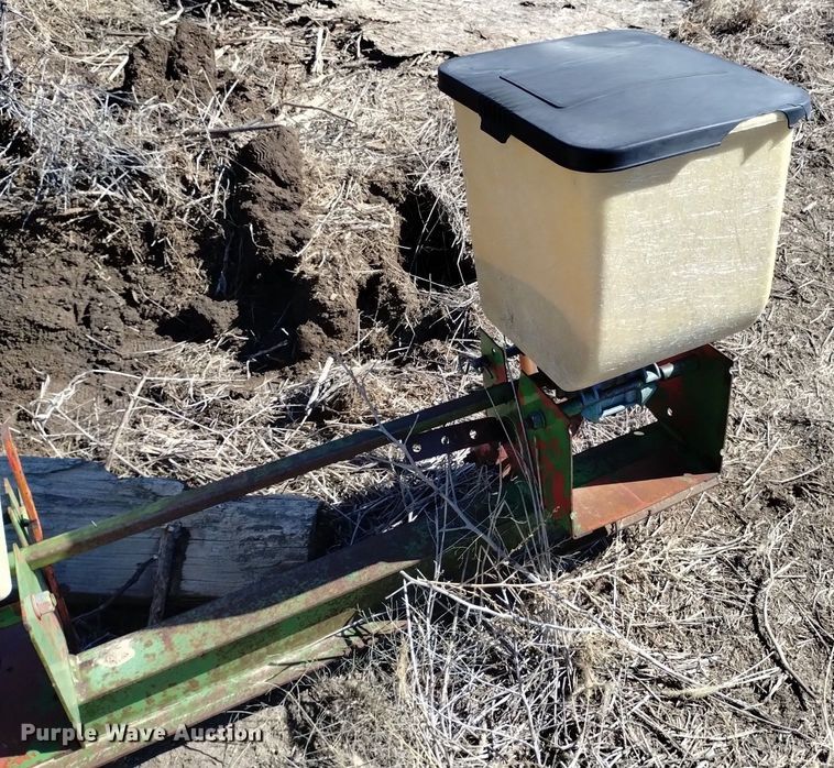 image for item DJ7047 John Deere  7000 planter