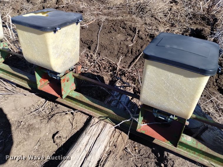 image for item DJ7047 John Deere  7000 planter