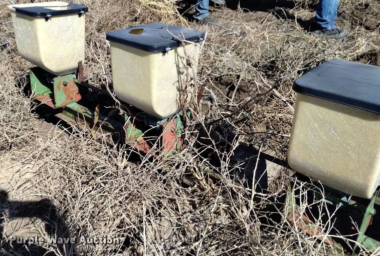 image for item DJ7047 John Deere  7000 planter