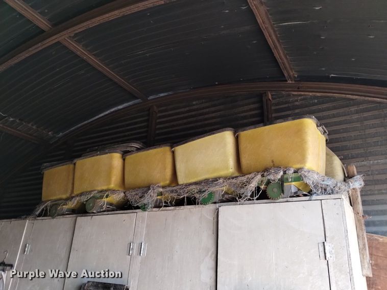 image for item DJ7047 John Deere  7000 planter