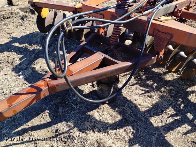 image for item DJ7050 Kewanee tandem disk