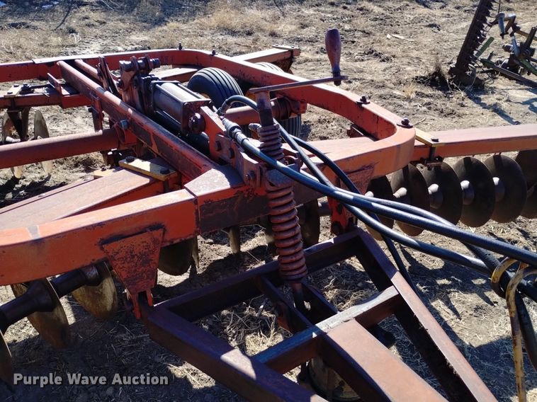 image for item DJ7050 Kewanee tandem disk