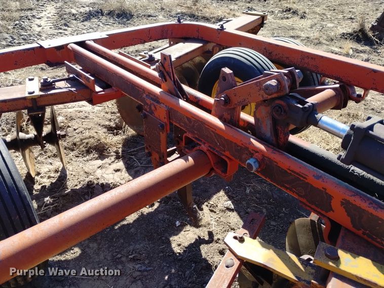 image for item DJ7050 Kewanee tandem disk