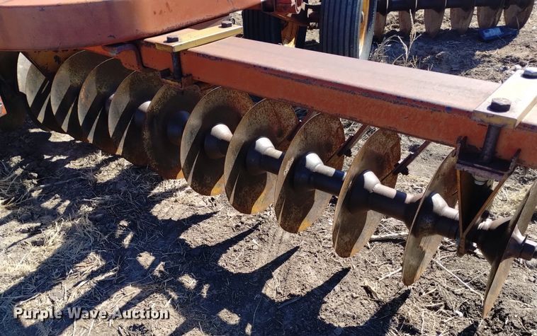 image for item DJ7050 Kewanee tandem disk