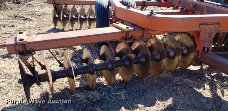 image for item DJ7050 Kewanee tandem disk