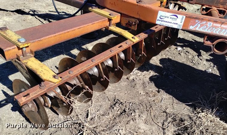 image for item DJ7050 Kewanee tandem disk