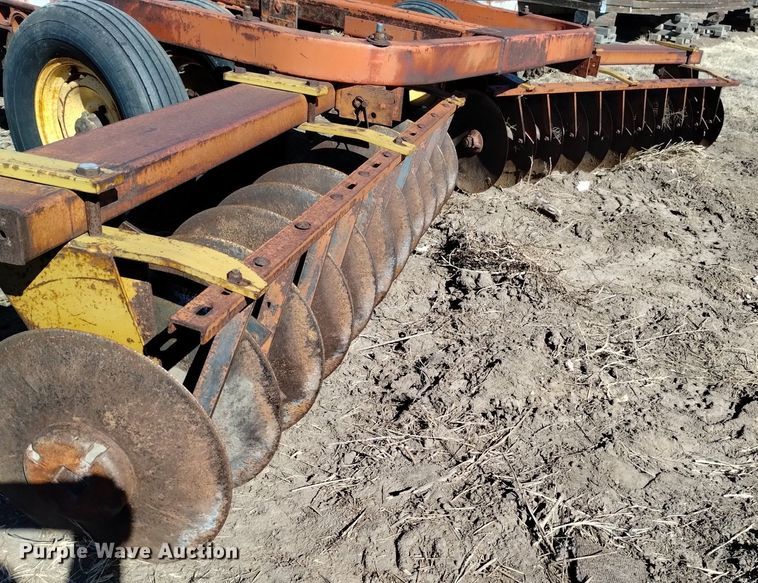 image for item DJ7050 Kewanee tandem disk