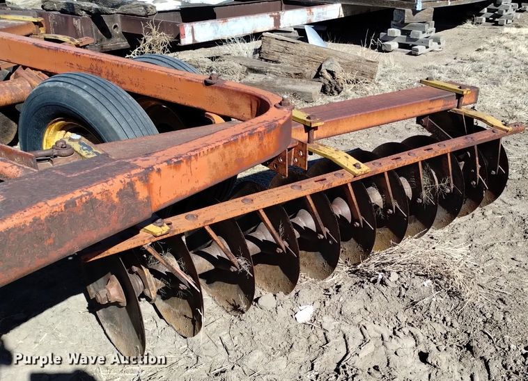 image for item DJ7050 Kewanee tandem disk