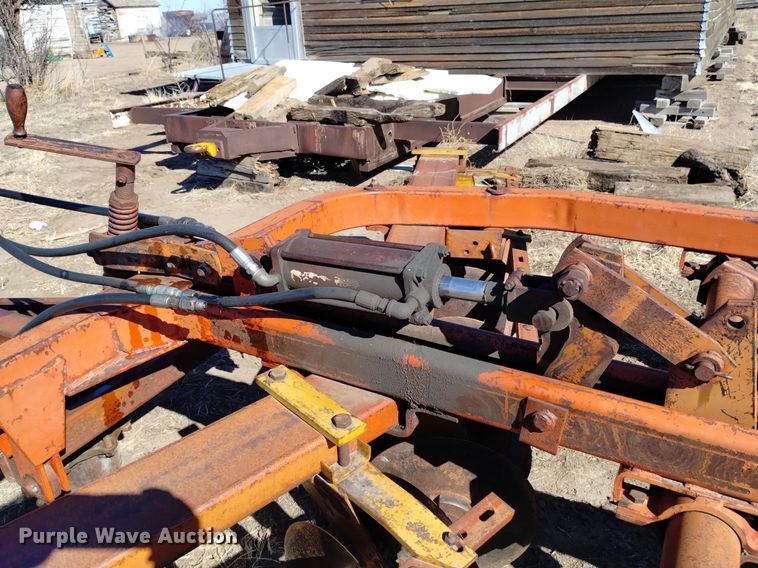 image for item DJ7050 Kewanee tandem disk