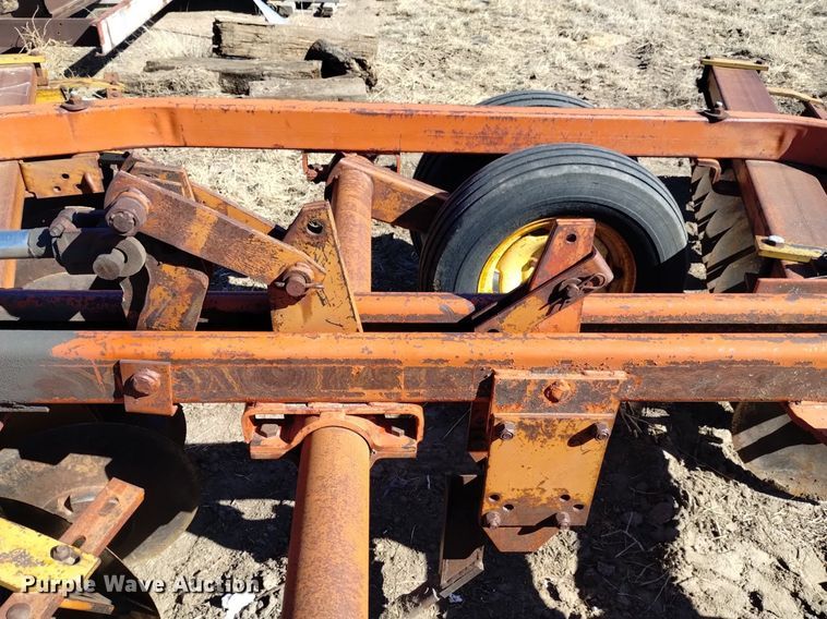 image for item DJ7050 Kewanee tandem disk