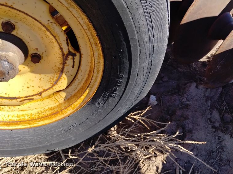 image for item DJ7050 Kewanee tandem disk