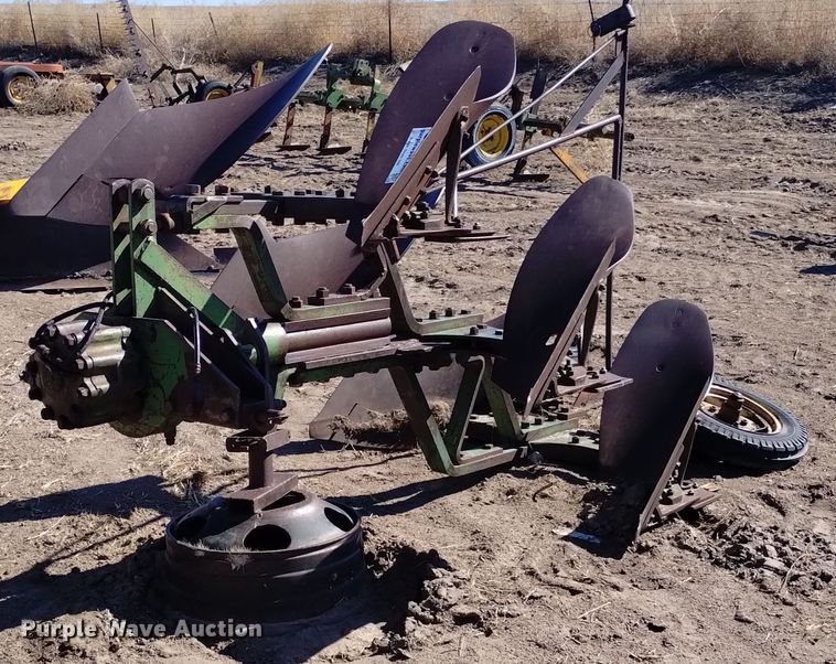 image for item DJ7053 John Deere rollover plow