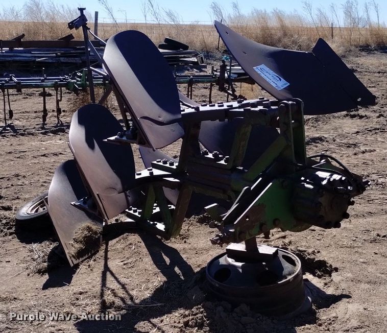 image for item DJ7053 John Deere rollover plow