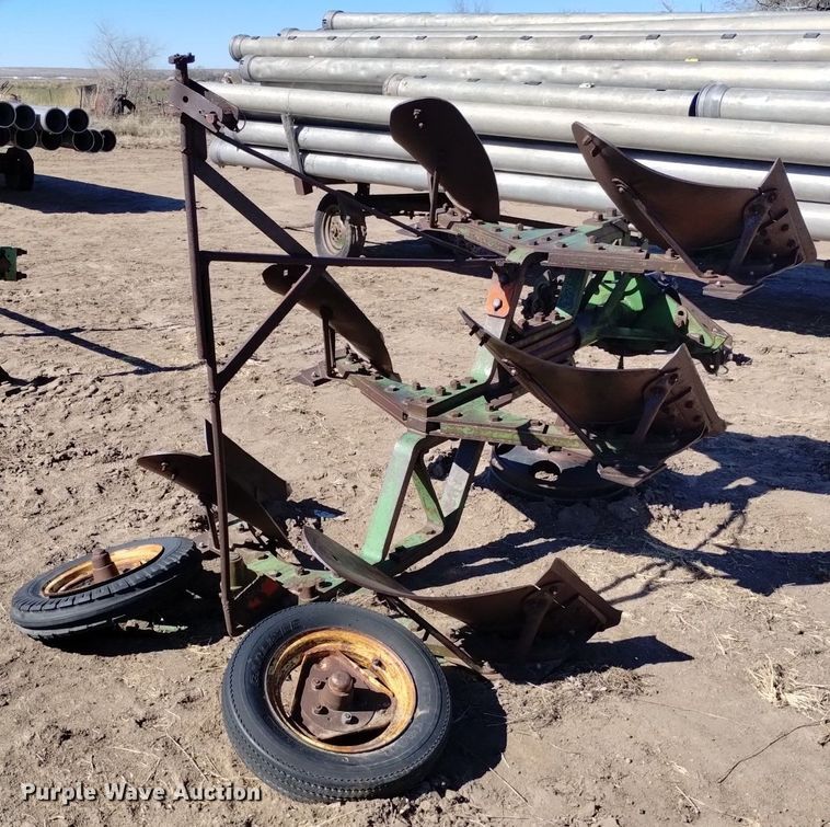 image for item DJ7053 John Deere rollover plow