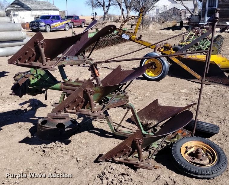 image for item DJ7053 John Deere rollover plow