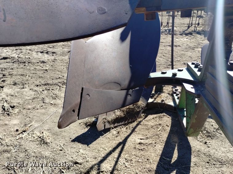 image for item DJ7053 John Deere rollover plow