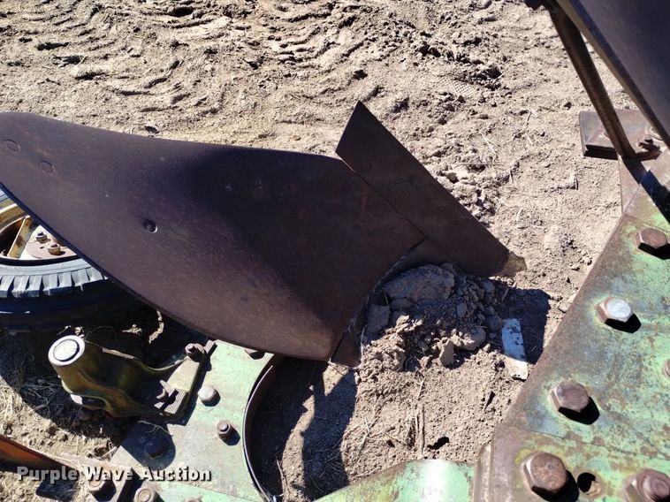 image for item DJ7053 John Deere rollover plow