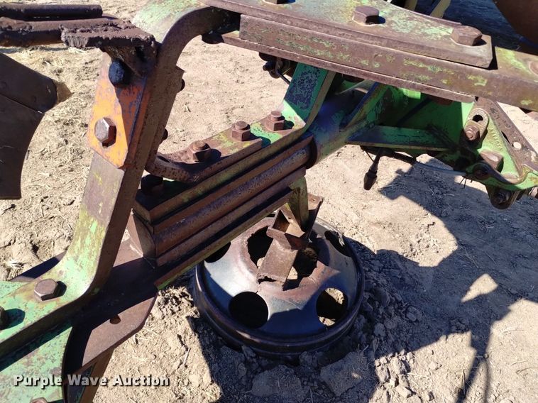 image for item DJ7053 John Deere rollover plow