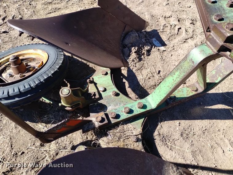 image for item DJ7053 John Deere rollover plow