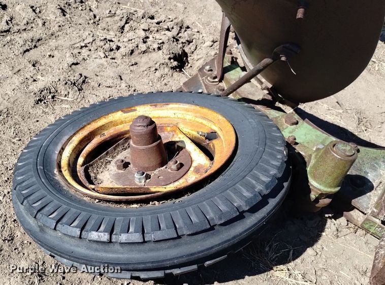 image for item DJ7053 John Deere rollover plow