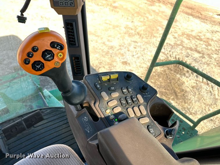 image for item DK6782 2006 John Deere 9660 STS combine