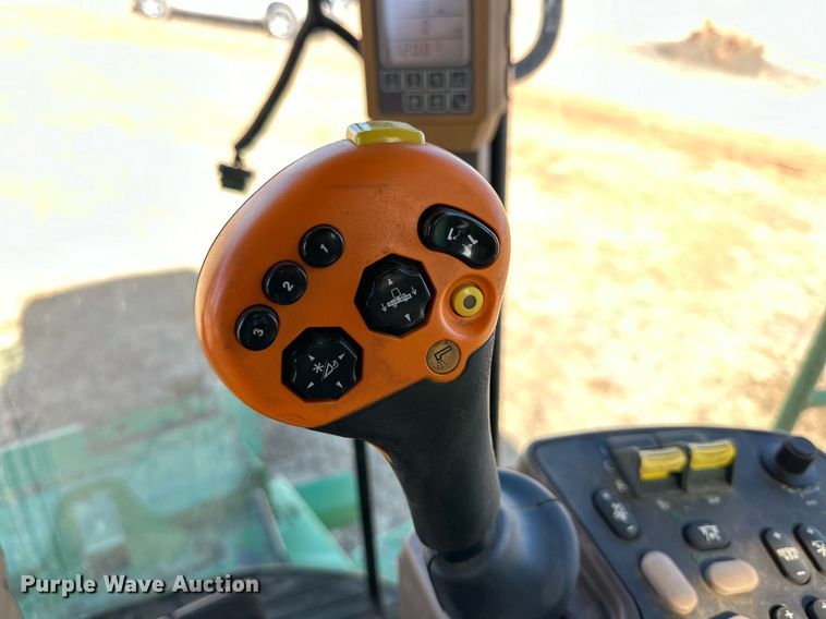 image for item DK6782 2006 John Deere 9660 STS combine