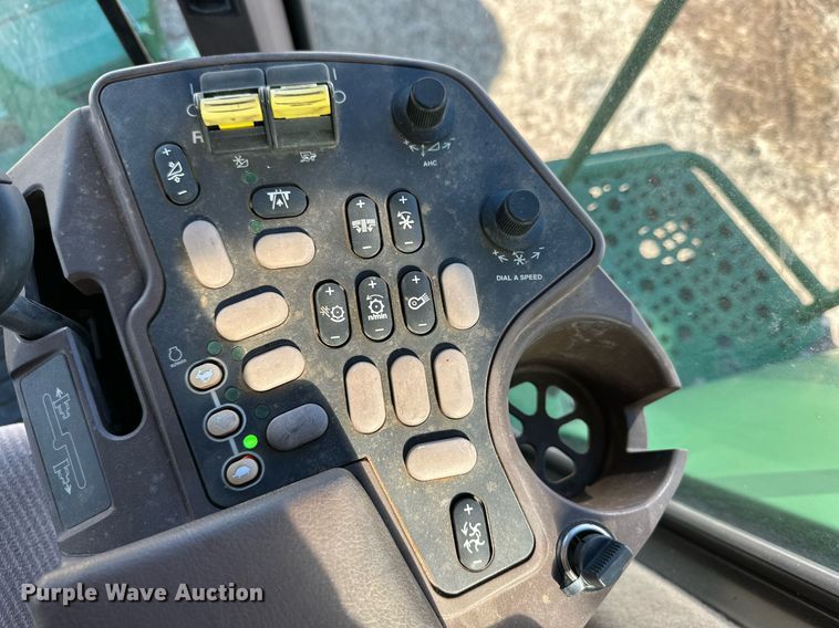 image for item DK6782 2006 John Deere 9660 STS combine