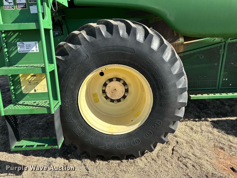 image for item DK6782 2006 John Deere 9660 STS combine