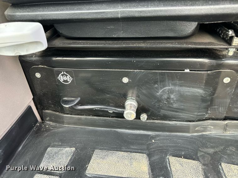 image for item DL4409 2022 Case IH  Farmall 115A MFWD tractor