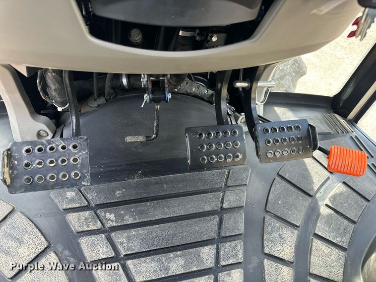 image for item DL4409 2022 Case IH  Farmall 115A MFWD tractor