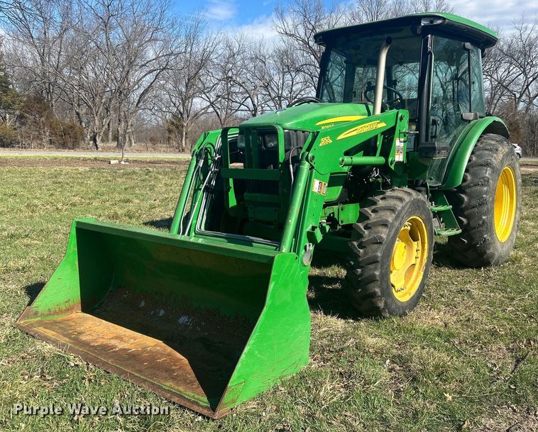 image for item DN0706 2012 John Deere 5083E MFWD tractor