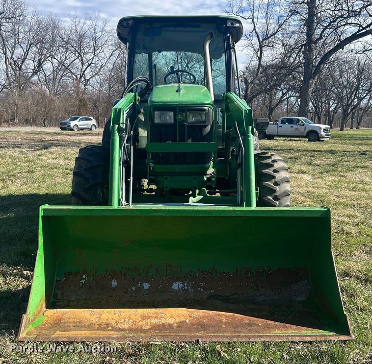 image for item DN0706 2012 John Deere 5083E MFWD tractor