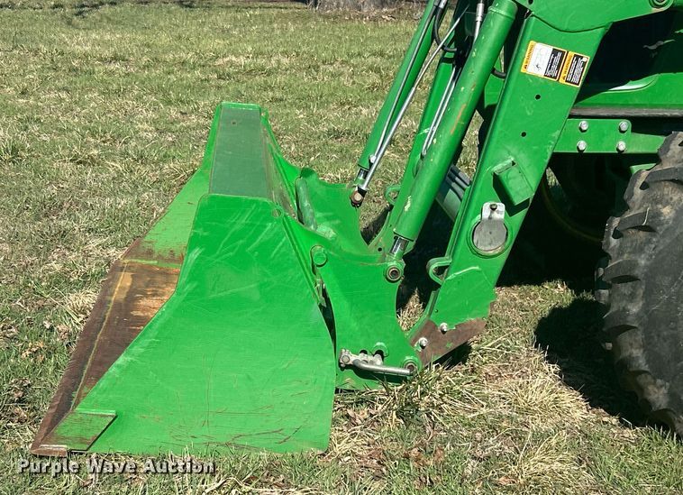 image for item DN0706 2012 John Deere 5083E MFWD tractor