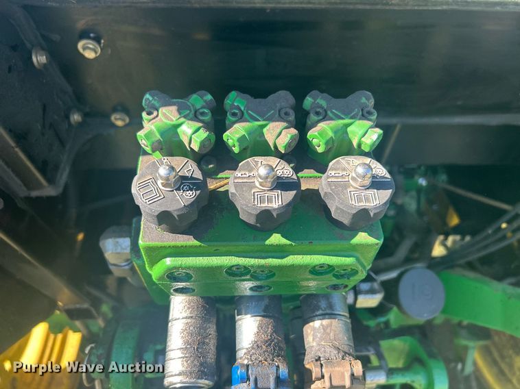 image for item DN0706 2012 John Deere 5083E MFWD tractor